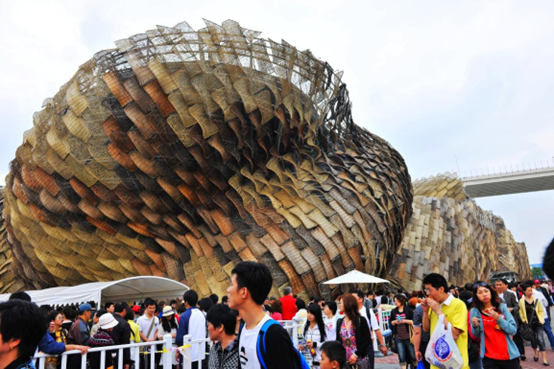 Photo shows the Spanish Pavilion at the World Expo 2010 held in Shanghai. (Photo by Wang Huabin/People's Daily Online) 