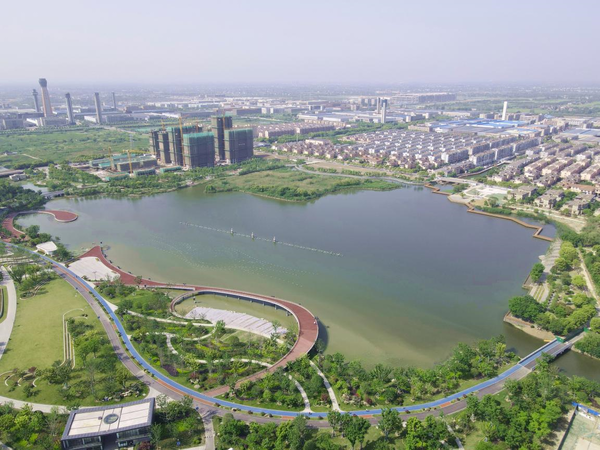 Photo taken on April 30, 2021 shows a park in Nanxun district, Huzhou, east China's Zhejiang province. (Photo by Zhang Bin/People's Daily Online)