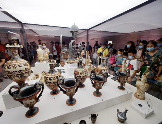 An exhibition titled Tota Italia - Origins of a Nation is held at the National Museum of China, July 20, 2022. (Photo by Du Jianpo/People's Daily Online)