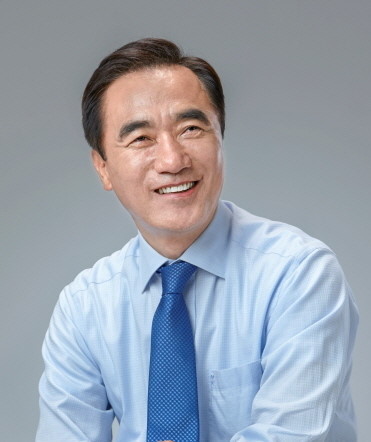 Mayor Jung Jang-seon of Pyeongtaek City