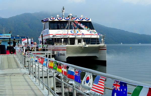 A fully decorated Pyeonghwa Nuri pleasure boat is reading for operation