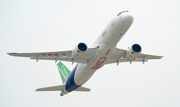 China's C919 jet performs in an air show at an exhibition in east China's Jiangxi province, Oct. 31, 2020. (Photo by Zhou Guoqiang/People's Daily Online)
