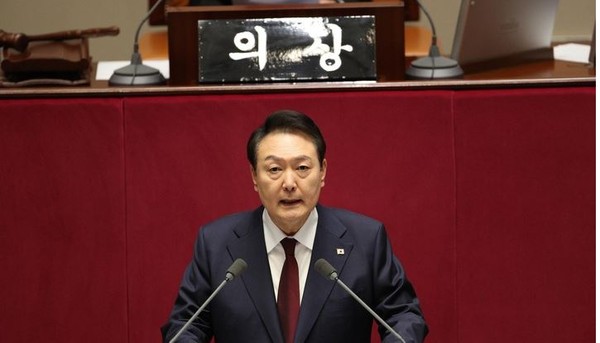 President Yoon Suk-yeol delivers a speech on the 2023 budget and fund management plan at the National Assembly's plenary session in Yeouido, Seoul, on Oct. 25.