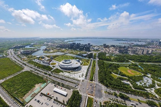 Photo shows a bird's-eye view of the Lingang new area of the China (Shanghai) Pilot Free Trade Zone. (Photo by Wang Chu/People's Daily Online)