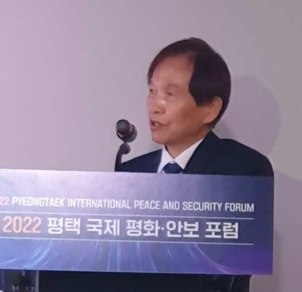 President Lee Kwang-hyung of KAIST gives a speech.