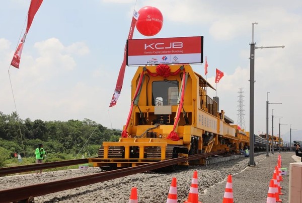 A track-laying ceremony of the Jakarta-Bandung High-Speed Railway is held, April 20, 2022. (Photo by China's National Development and Reform Commission)