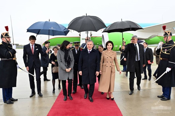 On November 21, the President of the Republic of Uzbekistan Shavkat Mirziyoyev and his spouse arrived on an official visit in Paris