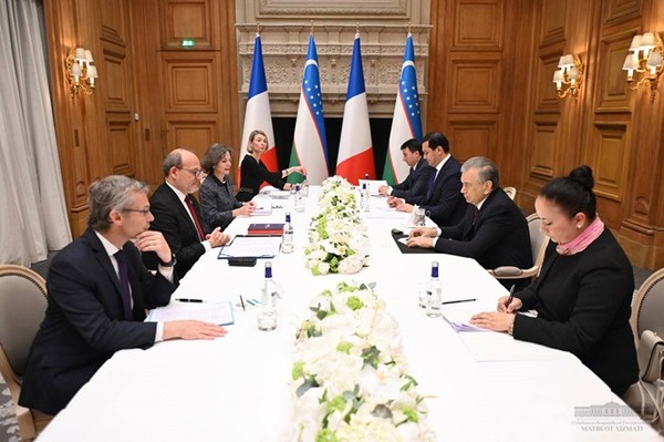 President Shavkat Mirziyoyev received the CEO of the French Development Agency Rémy Rioux. November 21, 2022, Paris.