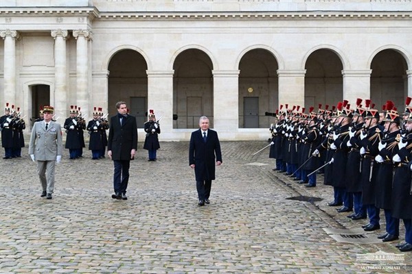 An Official Welcoming Ceremony Takes Place for the President of the Republic of Uzbekistan. November 22, 2022, Paris.