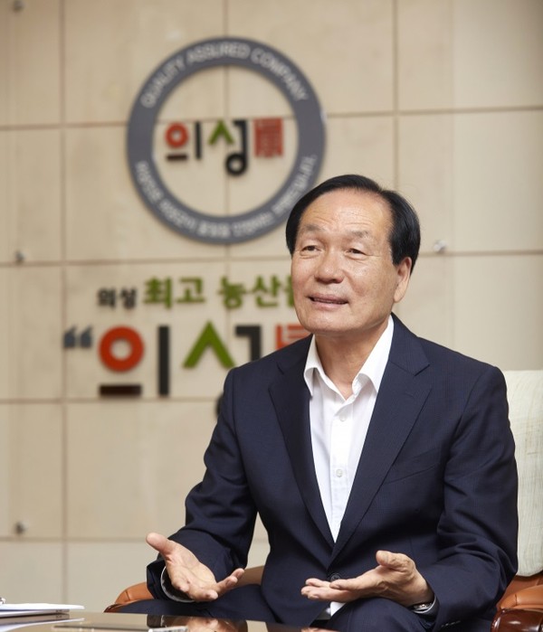 Governor Kim Joo-soo of Uiseong-gun