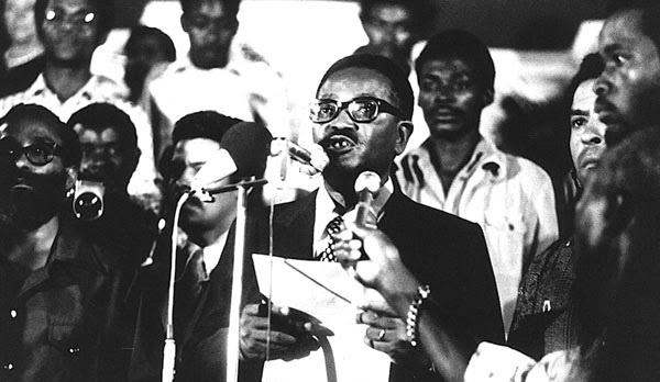 Neto proclaiming Angola’s independence in November 11th, 1975, in Luanda