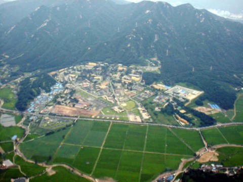 Former garrison site of the U.S. Army troops, Camp Red Cloud in Ganeung-dong, Uijeongbu City, Gyeonggi Province. Mayor Kim plans to turn this property into an ultra-modern industrial complex inviting local and international business companies.