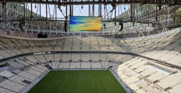 Photo shows a large LED display screen hanging in Lusail Stadium in Lusail, Qatar. The LED screen was produced by Unilumin Group Co., Ltd. headquartered in Shenzhen, south China's Guangdong province. (Photo/China Electronics News)