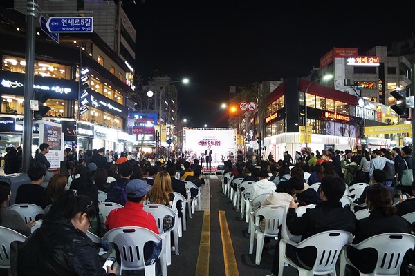 LOVE INSIEM's 100th special opera busking in Sinchon