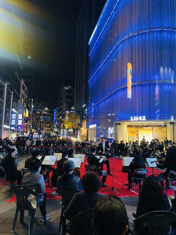 LOVE INSIEM's 800th special opera busking in Sinchon
