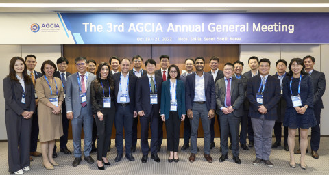 2022년 10월 제3회 AGCIA 연차총회에서 유광열 AGCIA 협회장이 몽골의 회원사 Mongolian Re 등과 기념 촬영을 하고 있다.