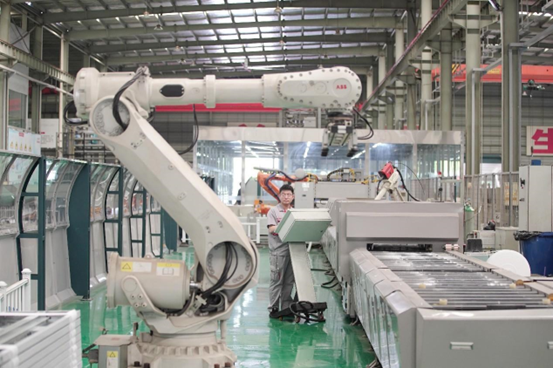 Products are manufactured in a workshop of Volkslift Elevator (China) Co., Ltd. in Huzhou, east China's Zhejiang province, July 7, 2022. (Photo by Zhang Bin/People's Daily Online) 