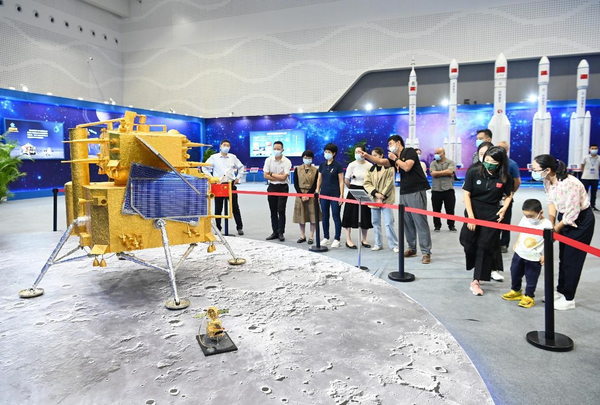 A model of the Chang'e-5 probe is displayed at an exhibition during the 2022 China Space Conference in Haikou, capital of south China's Hainan province, Nov. 25, 2022. (Photo by Zhang Junqi/People's Daily Online)