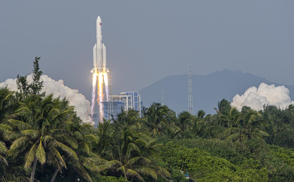 A Long March-5B Y4 carrier rocket, carrying the space lab module Mengtian, blasts off from the Wenchang Spacecraft Launch Site in south China's Hainan province, Oct. 31, 2022. (Photo by Yuan Chen/People's Daily Online)