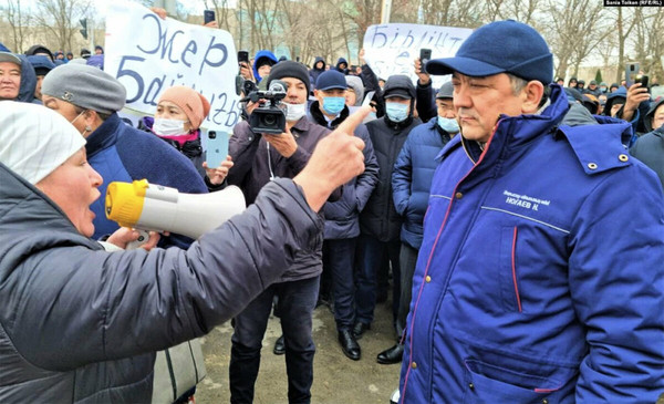 Zhanaozen's peaceful rally began with calls for lower liquefied gas prices.