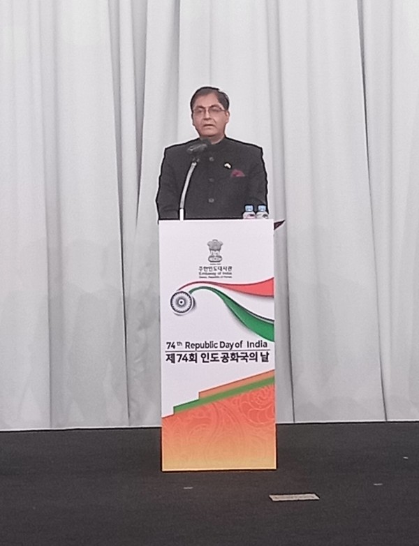 Ambassador Amit Kumar of the Republic of India in Seoul delivers a welcome speech at a reception to celebrate the 74th anniversary of the Republic Day of India in Seoul on Feb. 1, 2023.