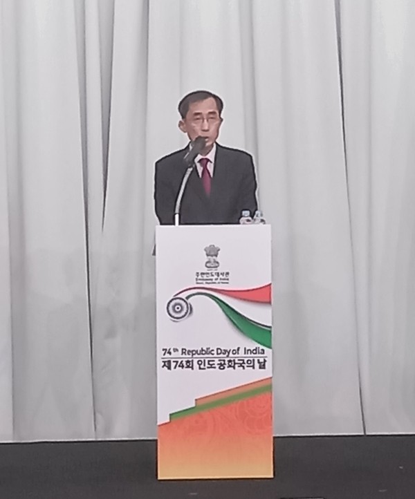 Deputy Minister for Economic Affairs Kang Jae-kwon of the Ministry of Foreign Affairs gives a congratulatory speech at a reception to celebrate the 74th anniversary of the Republic Day of India in Seoul on Feb. 1, 2023.