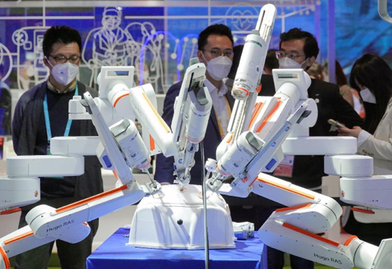 The Hugo robotic-assisted surgery system developed by American medical device company Medtronic is exhibited at the fifth China International Import Expo on Nov. 8, 2022. (Photo by Tang Ke/People's Daily Online)
