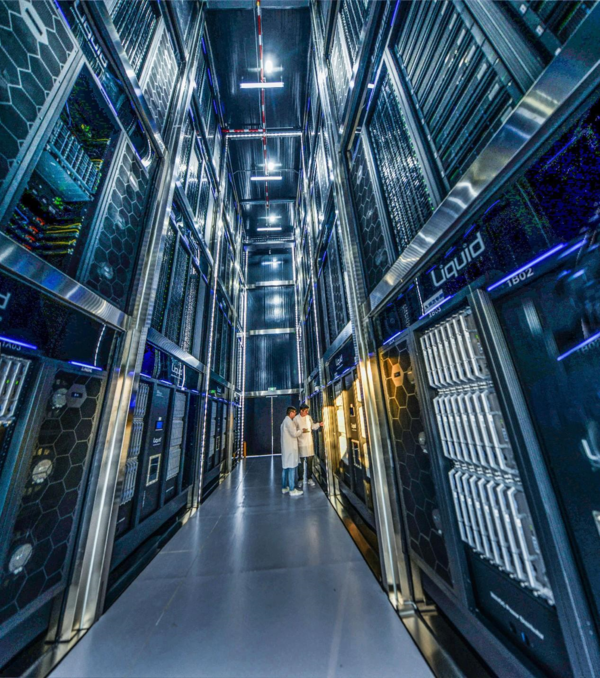Photo shows an intelligent computing center in Hefei, east China's Anhui province. (Photo by Liu Bingsheng/People's Daily Online)
