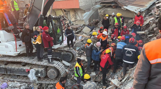 Members of the China Search and Rescue Team carry out a rescue mission in Antakya, a harder-hit city in the southern province of Hatay, Türkiye. (Photo courtesy of the Ministry of Emergency Management of China)