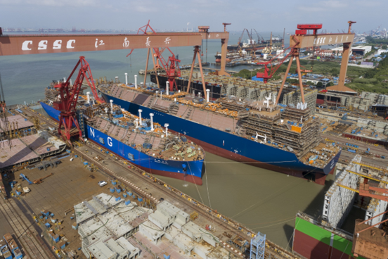 A 174,000-cubic meter liquefied natural gas (LNG) carrier and a 80,000-cubic meter one are being built in a shipyard of Hudong-Zhonghua Shipbuilding (Group) Co., Ltd., June 8, 2022. (Photo from the official website of Hudong-Zhonghua Shipbuilding)