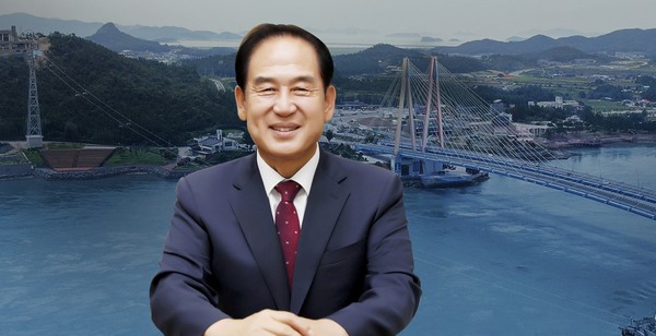Mayor Kim Hee-soo of the Jindo County of the Jeollanam-do Province.