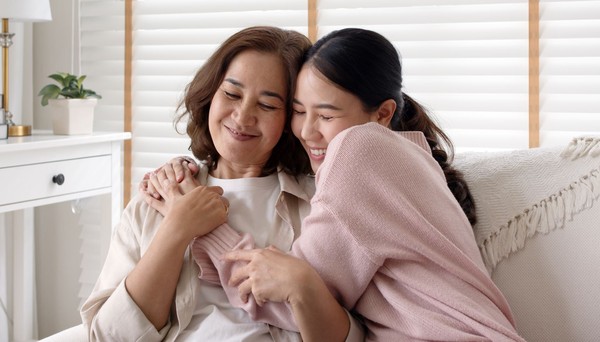 Sometimes hands speak more than words, especially in the expression of emotions as seen in this picture where a mother and daughter tightly hold each other’s hands in expressing their warm emotion for each other.