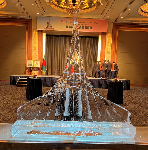A giant ice work marking the National Day of the Bangladesh on display at the reception venue at the Crystal Ballroom of the Lotte Hotel in Seoul.