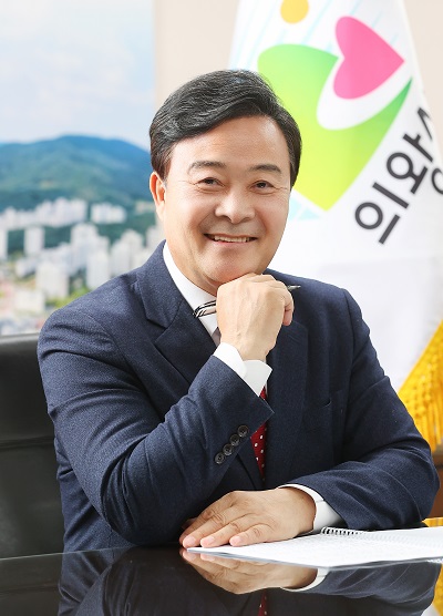  Mayor Kim Seong-je of Uiwang City