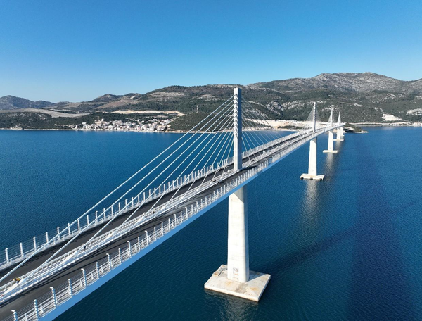 Photo shows the Chinese-built Peljesac Bridge in Croatia. (Photo courtesy of the China Road and Bridge Corporation)