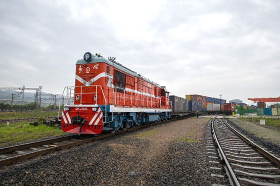 A fully loaded China-Europe freight train departs from Yiwu, east China's Zhejiang province, for Central Asian countries, April 4, 2023. (Photo by Hu Xiaofei/People's Daily Online) 
