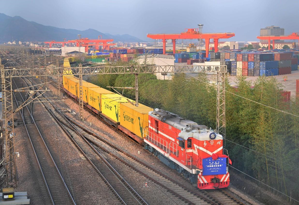 A fully-loaded China-Europe freight train departs from Yiwu, east China's Zhejiang province, for the capital of Spain, March 9, 2023. (Photo by Lyu Bin/People's Daily Online)