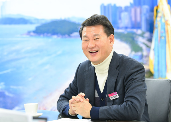 Mayor Kim Sung-soo of Haeundae District of Busan