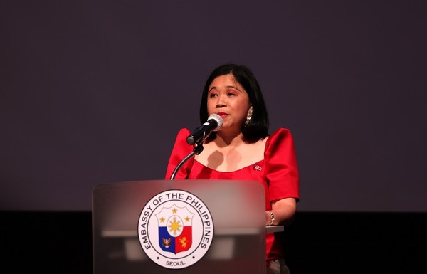 Ambassador Theresa Dizon De Vega of the Philippines speaks introducing the Independence Day of her country and fast-growing ties of relations, cooperation and friendship between the two countries.