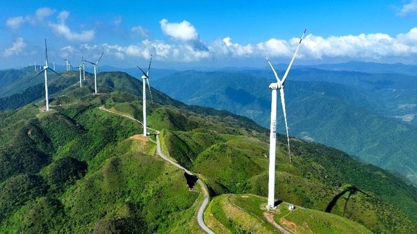 Photo shows a wind farm in Tongdao Dong autonomous county, central China's Hunan province. (Photo by Li Shangyin/People's Daily Online)