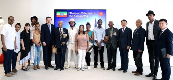 The management of the Lotte Tower in Seoul invited the Korean War veterans of Ethiopia to the Lotte World Tower in Seoul on June 25, 2018, which marked the year’s anniversary of the outbreak of the Korean War.