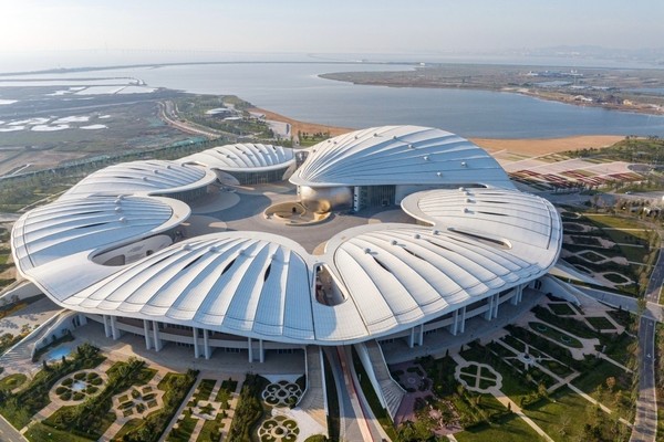 Photo taken on June 5, 2023 shows the Qingdao SCODA Pearl International Expo Center, which hosted the 2023 SCO International Investment and Trade Expo, in Qingdao, east China's Shandong province. (Photo by Han Jiajun/People's Daily Online)