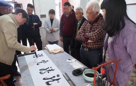 Seniors attend a Chinese calligraphy class in Podou village, Yunxiao county, southeast China's Fujian province. (Photo from Yunxiao county)