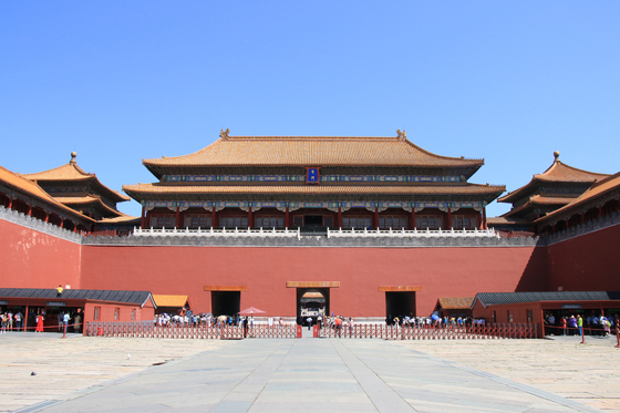 The Five Gates, the southern gate of the Forbidden City in Beijing. In 1644, the first Manchu to pass through was Shunqi's uncle, Dorgon. 