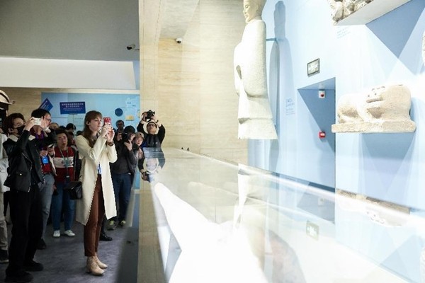 The BRICS Seminar on Governance and Cultural Exchanges is held in Yangzhou, east China's Jiangsu province on March 30 and 31, 2023. Photo shows participants in the event visiting the China Grand Canal Museum in Yangzhou on March 31. (Photo courtesy of the foreign affairs office of Yangzhou) 