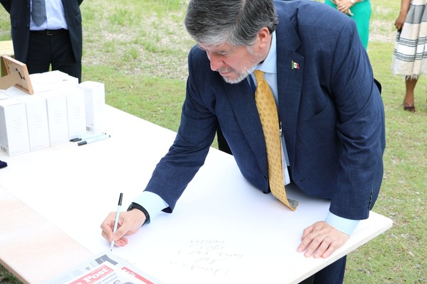 Mexican Ambassador Signs Guest Book