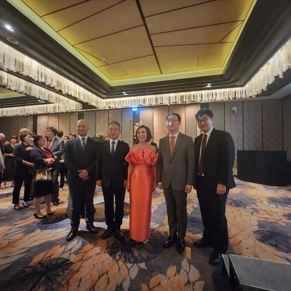 His Excellency KIM Gunn, special Representative of Peace, Security of Korea with Forign Affair member and H.E. Márcia Donner Abreu of Brazil