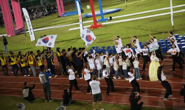 Participants walk in a parade at the Opening Ceremony of the World Drone Festival in the Namwon City on October 6th.