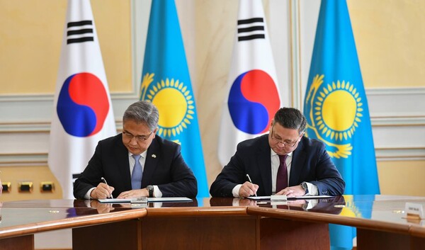 Minister of Foreign Affairs of the Republic of Kazakhstan Murat Nurtleu held bilateral talks  and signed with Minister of Foreign Affairs of the Republic of Korea Park Jin