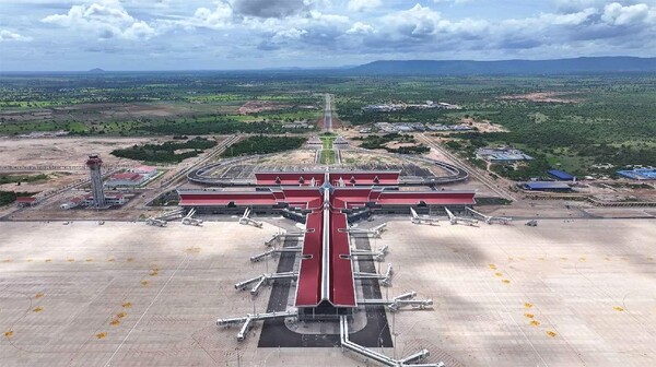 Photo shows the Siem Reap Angkor International Airport in Cambodia invested and built by Chinese enterprises. (Photo by Hu Xinlin )